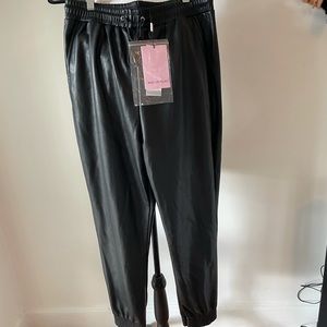 Avec Les Filles Joggers